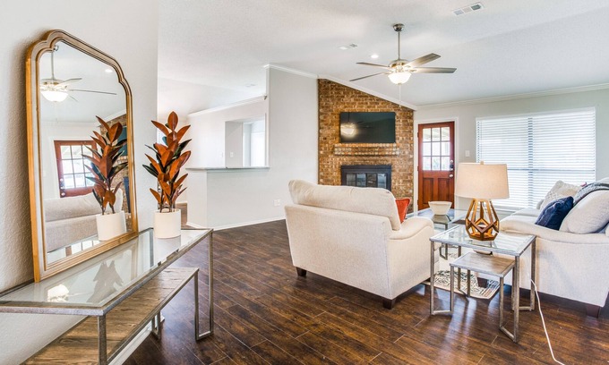 Allen House | IWD Pet-friendly, near Celebration Park in Allen