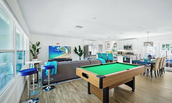 Melbourne House | Ixora6 Heatable Saltwater pool/beach/airport/USSSA