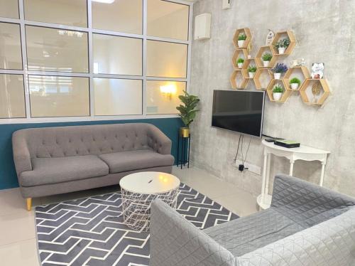 Ijok House | Izz Homestay 6Pax 3R2B Puncak Alam