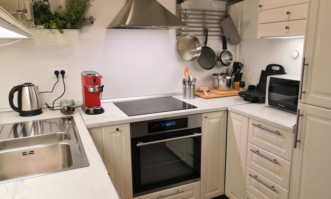 Zagreb Apartment | Izzy - 5 min walk from the main square