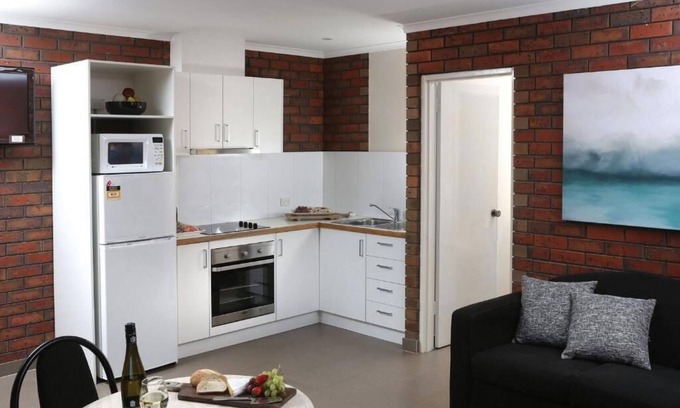 Swan Hill Hotel | Jacaranda Motel & Holiday Units