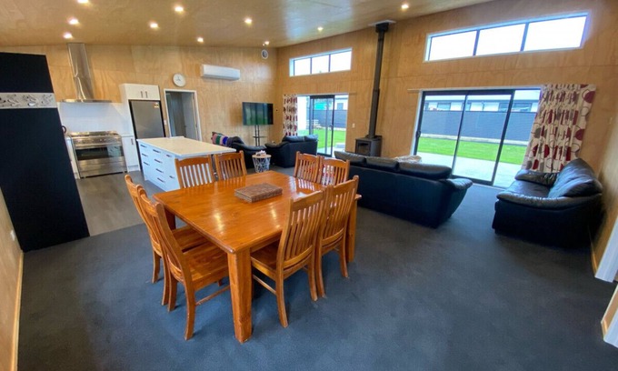 Twizel House | Jack Adamson Lodge, Twizel
