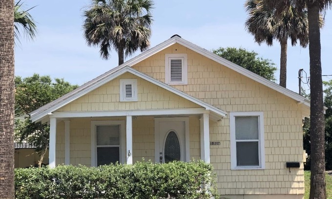 Jacksonville Beach House | Jacksonville Beach house close to Mayo Clinic
