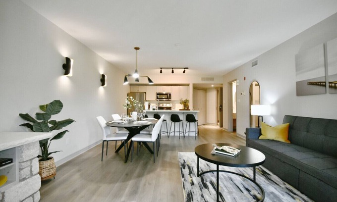 Oro-Medonte Apartment | Jacuzzi Suite with full kitchen