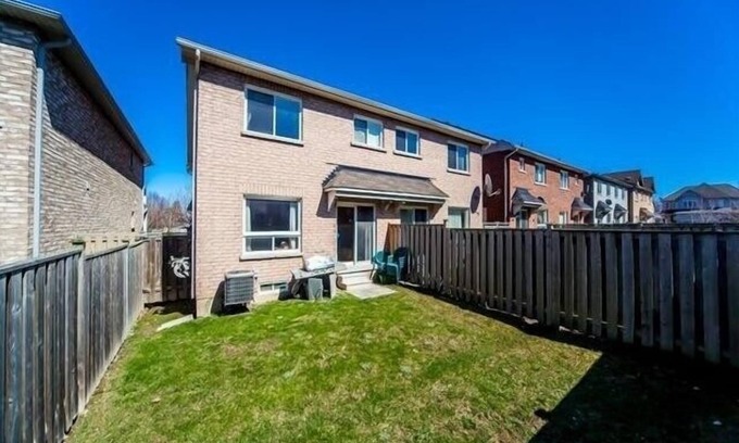 Ajax House | Jacuzzi Tub+Office+Movie Theatre+Balcony+Parking