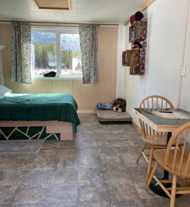 Jade City Bed & Breakfast | Jade City Dog House