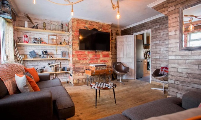 Merthyr Tydfil House | James’ Place @ Bike Park Wales and The Brecon Beacons