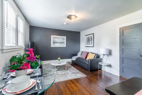 Hamilton Apartment | James South Area 1BR Apartment