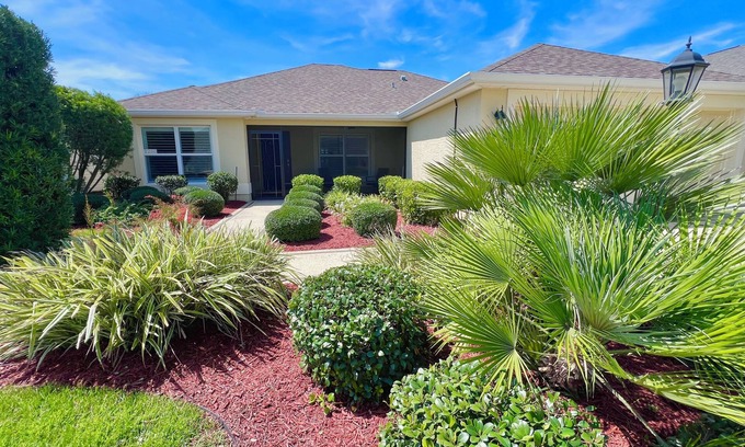 Dunedin House | Jan 1-25, 2026 is available! Central location, new gas golf cart & furnishings!