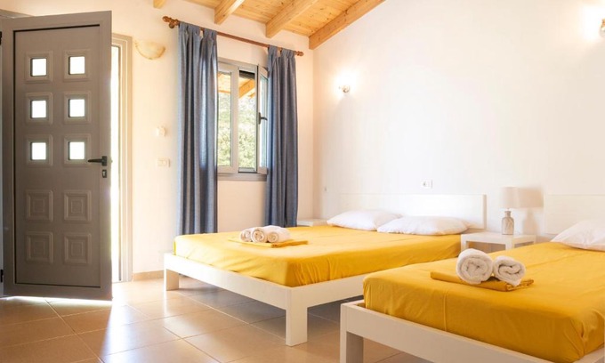 Himare Apartment | Janakis Garden Livadi Beach
