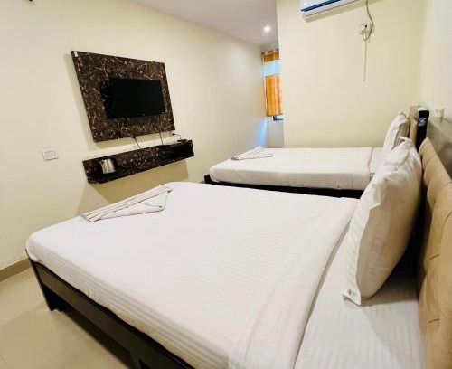 Bellandur Hotel | Janav Comforts & Suites