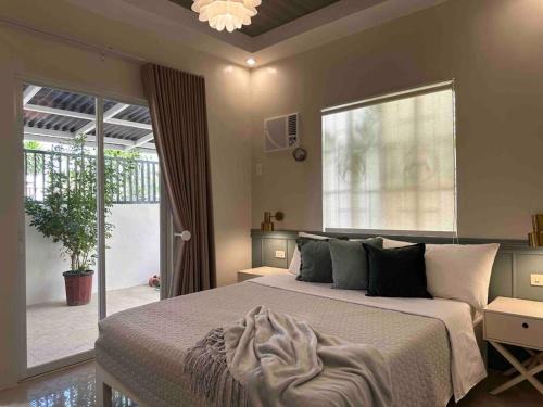 General Santos House | Japandi Home A - Fully Aircon, WIFI, Hot shower, 24hGuard, Center, near Malls