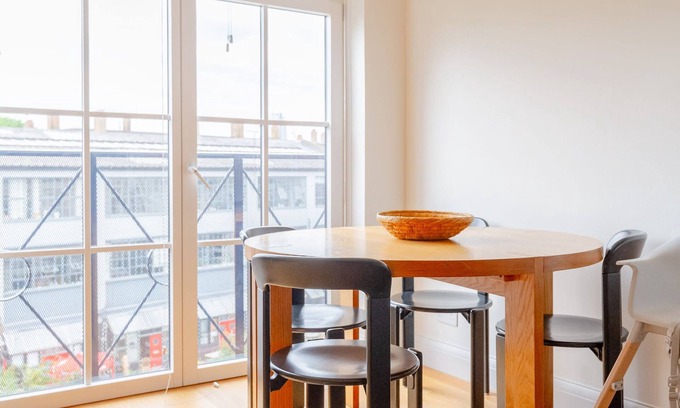 Haggerston Apartment | Japanese-Inspired 1BD Flat by Regent's Canal
