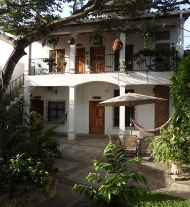 Gracias House | Jardín Café Hotel & Restaurant