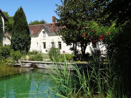 Saint-Julien-de-Chedon Bed & Breakfast | Jardin de Canaan