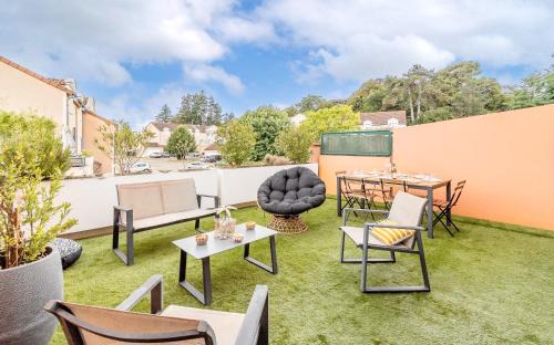 Charnay-les-Macon Apartment | Jardin suspendu - 3 chambres - 2 salles de bain - Parking dans résidence privée