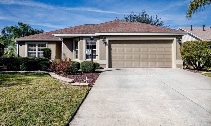 Mallory Square House | Jasmine Designer Home in Mallory Village near Lake Sumter Landing