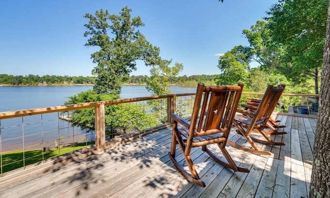 Jefferson House | Jefferson Vacation Rental on Lake O' the Pines!