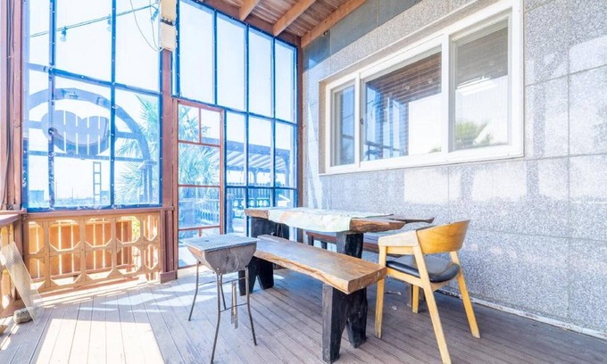 Andeok House | Jeju Jejue Meomulda