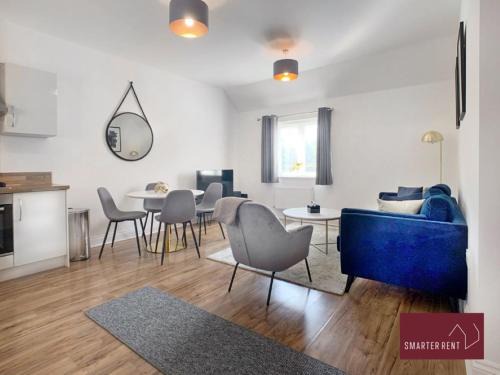 Wokingham Apartment | Jennetts Park, Bracknell - 2 Bedroom Maisonette With Parking