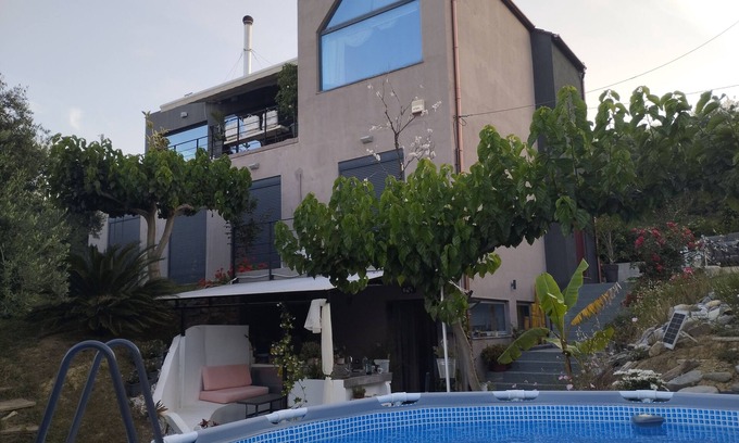 Agia Marina House | Jenny's house in Chania