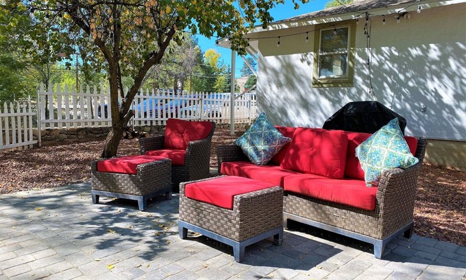Prescott House | Jennywood Cottage - Prescott Cabin Rentals