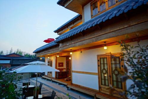 Jeonju House | Jeonju Dwaejikkum Hanok