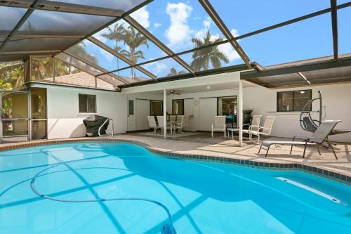 Palma Sola House | Jerry's Gem! Beautiful private pool home near Anna Maria Island!