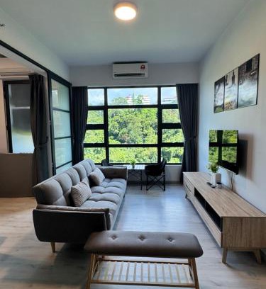 Downtown Kota Kinabalu Apartment | Jesselton Quay- 2Bedrooms modern concept-free wifi & netflix