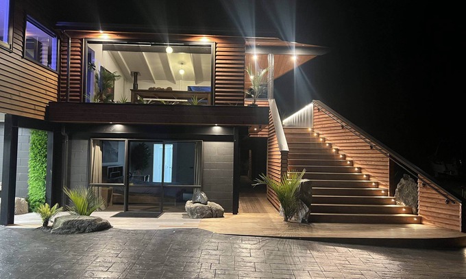 Lake Tarawera House | JETTY. 5 Bedrooms 5+ New Bathrooms, Beach. Designer Kitchen. 85” TV