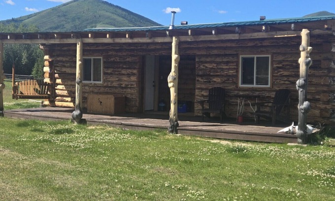Buckinghorse River Cabin | Jill Side of Grizzly Cabin at Sikanni Ranch