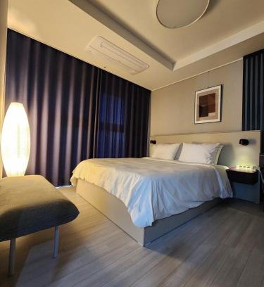 Busan Apartment | Jin Martie