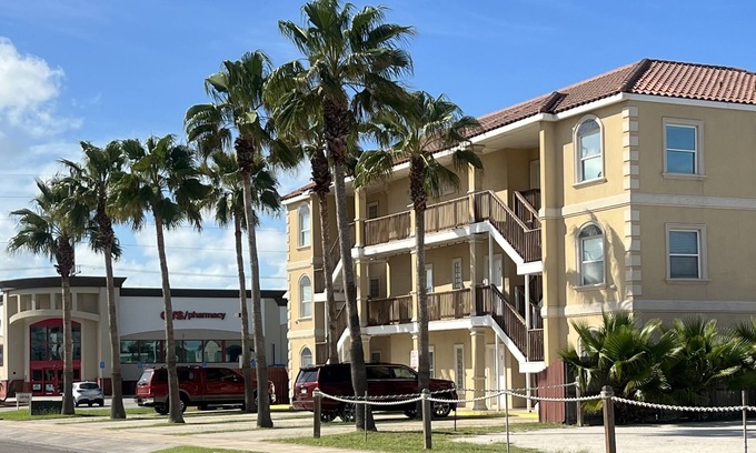 South Padre Island Condo | JJ's Beach Condo- First Floor n