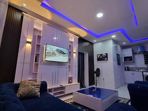 Ikotun Apartment | JKA 1-BEDROOM-Apt 24HRS POWER Unlimited WIFI , GARDEN PATIO AREA,FREE DAILY HOUSEKEEPING