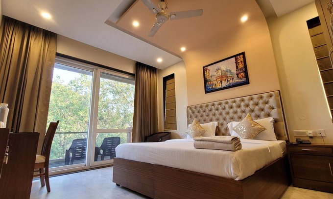 Vasant Kunj Bed & Breakfast | JMD Residency