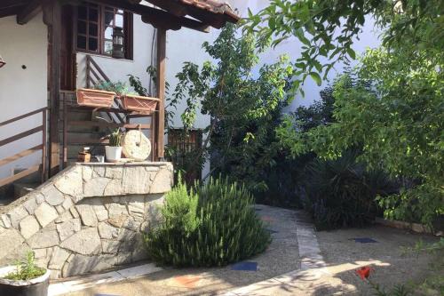 Kavala House | john actors home