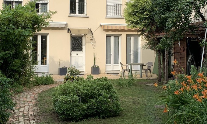Petit-Colombes Apartment | John homestay close Paris at Colombes