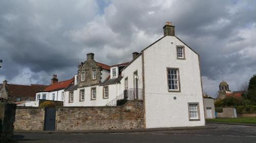 Dysart Apartment | John McDouall Stuart View