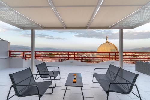 Aigio Apartment | John's city center roof studio flat -panorama view