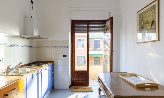 Albaro Apartment | JOIVY Apt For 7 Perfect For Families Close To Beaches