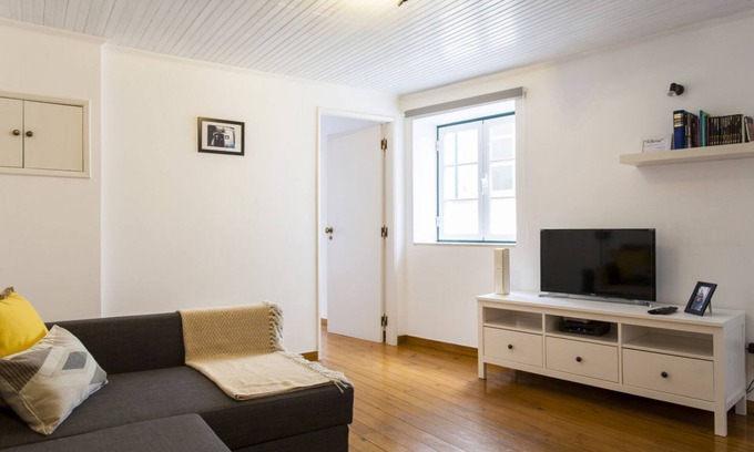 Santo Estevao Apartment | JOIVY Charming apt near Fado Museum