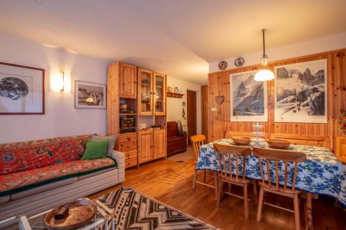 Dolonne Apartment | JOIVY Family Apartment, near Ski Lifts, in Courmayeur