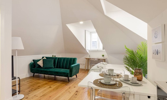 Misericordia Apartment | JOIVY Modern downtown studio