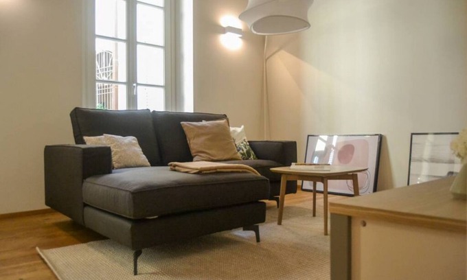 Cerchia dei navigli Apartment | JOIVY Superb 2 BR Apt close to Sforzesco Castle