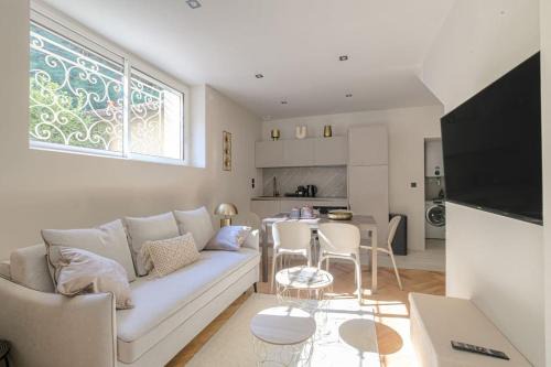 Saint-Didier-au-Mont-d'Or Apartment | Joli appartement T2, bien équipé, Saint-Didier