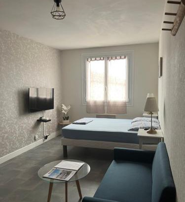 Moulins Apartment | Joli studio avec parking privé, bien situé