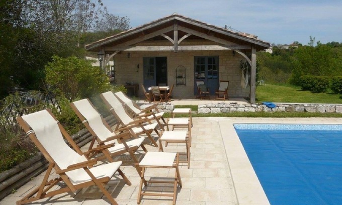 Pons House | Jolie maison de campagne, PISCINE avec vue sur les hauteurs 💛