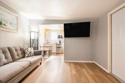 East Naples Apartment | Jony’s Paradise