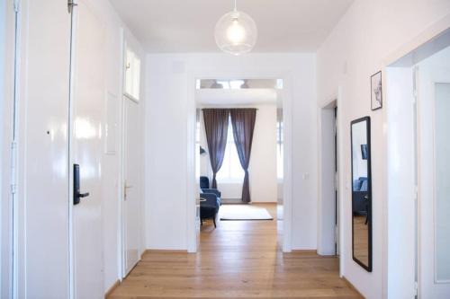 Oberdobling Apartment | josef's home I Kaiserzeit Residence I 01