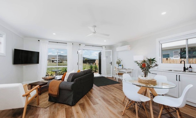 Bombira House | Josephs Place A Restful Retreat for Two